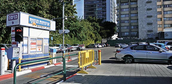 חניון דובנוב / צלם: תמר מצפי